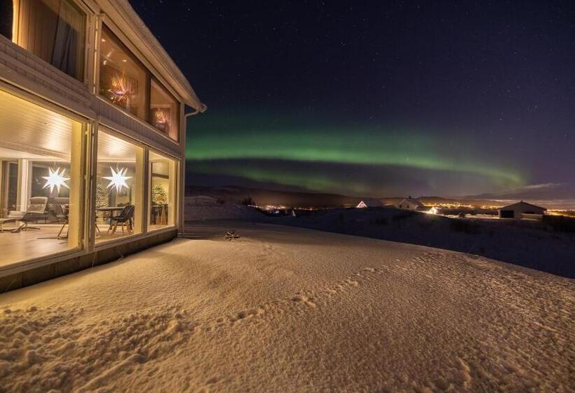 Enrumsvilla, Aurora Borealis Observatory