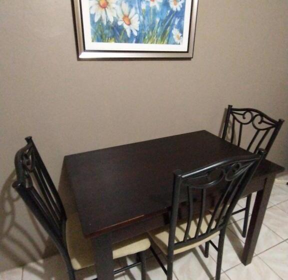 스위트, Ultimate Freedom Bed And Breakfast