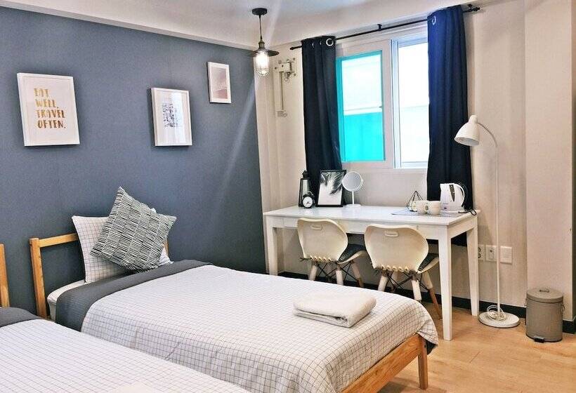 חדר סופריור, Whitetail Guesthouse   Hostel