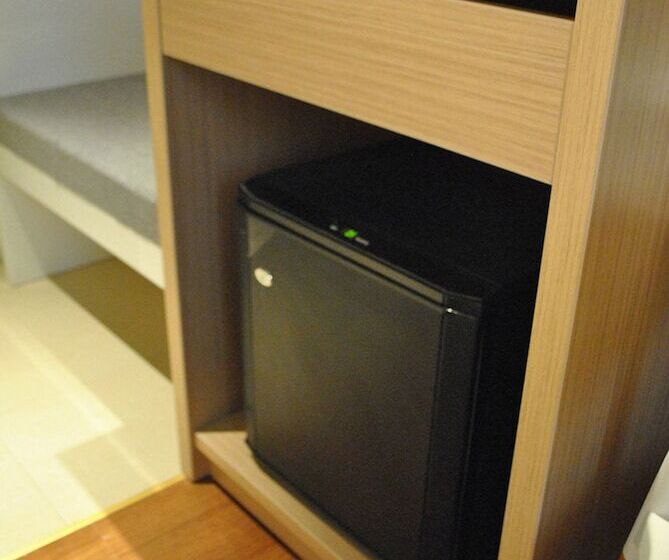 Номер Deluxe, Swiss Belhotel Airport Jakarta