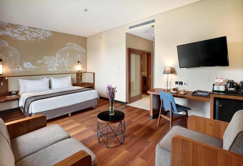 Номер Deluxe, Swiss Belhotel Airport Jakarta