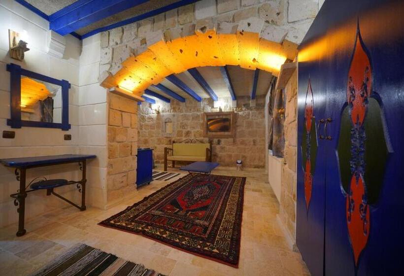 اتاق لوکس سه تخته, Alaturca House