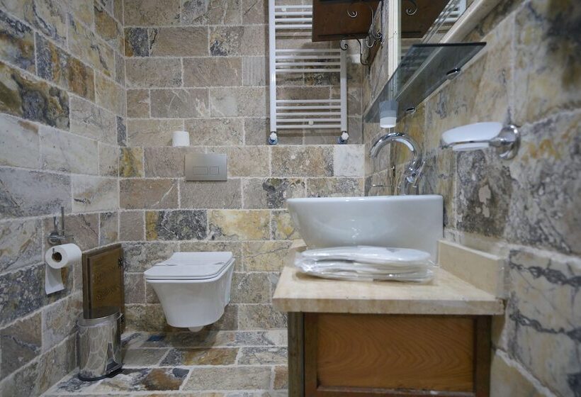 اتاق لوکس سه تخته, Alaturca House