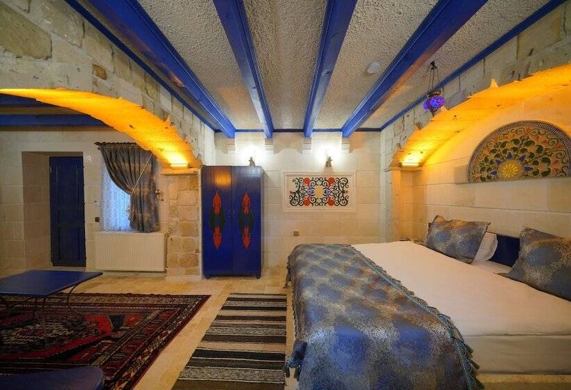 اتاق لوکس سه تخته, Alaturca House