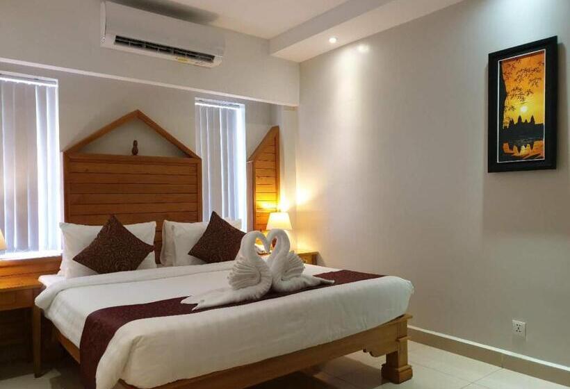 Полулюкс, Aristocrat Residence &