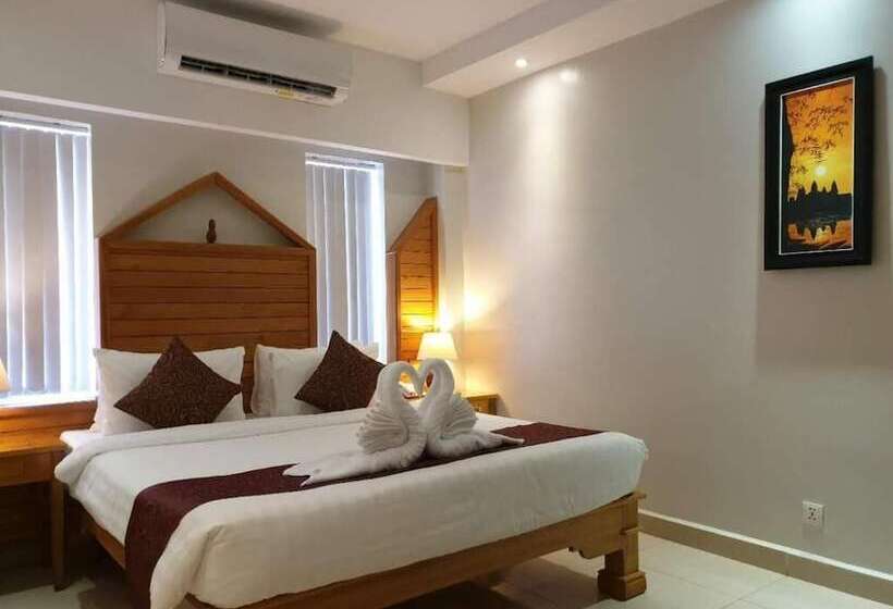 Полулюкс, Aristocrat Residence &