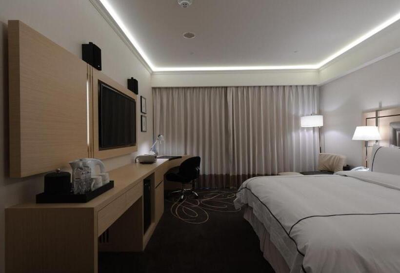 اتاق لوکس با بالکن, K Hotel Taipei Songjiang