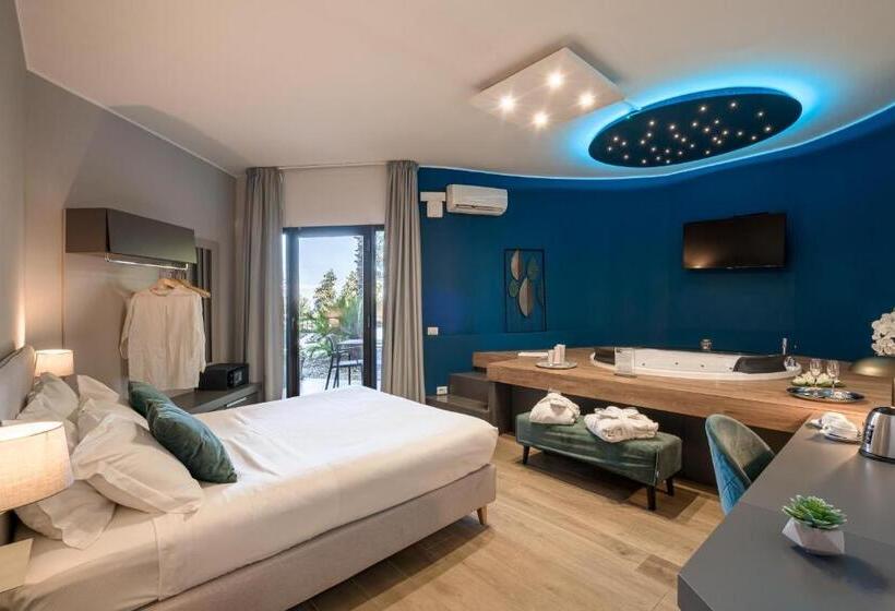 Номер Стандарт с Гидромассажем, Taormina Palace