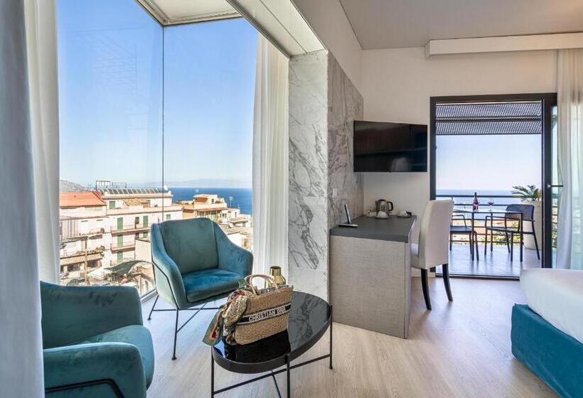 Номер Deluxe Вид на Море с Балконом, Taormina Palace