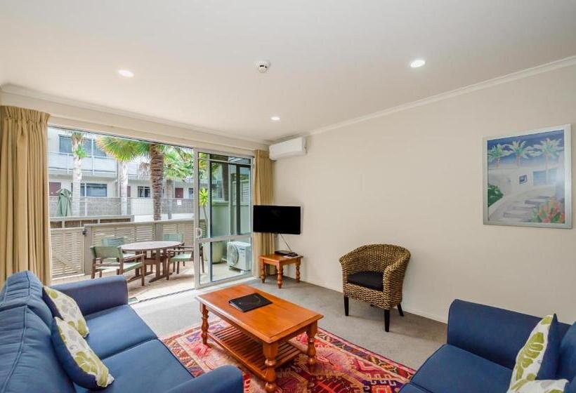 스위트, Raumati Sands Resort