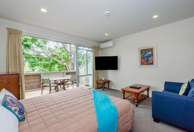 스탠다드 스튜디오, Raumati Sands Resort