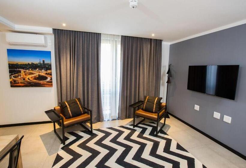 סטודיו אקזקיוטיב, Max Executive Apartments
