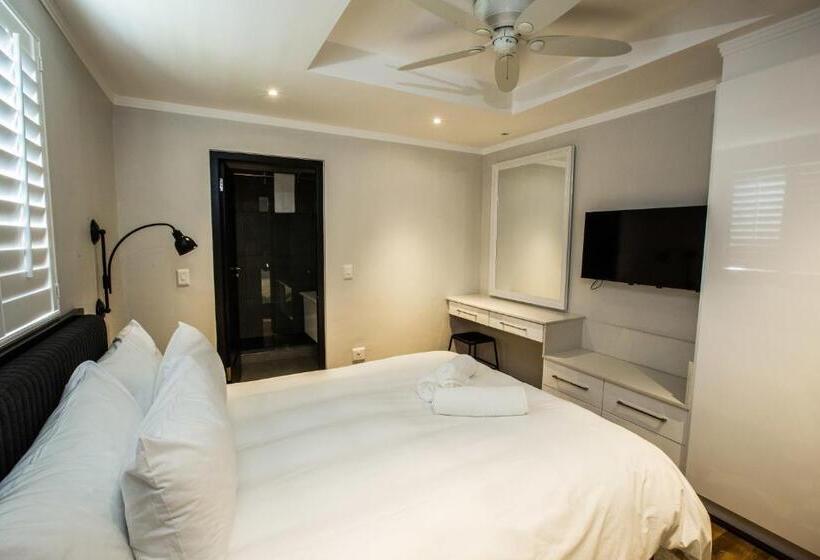 דירת 2 חדרי שינה עם נוף לגינה, Max Executive Apartments