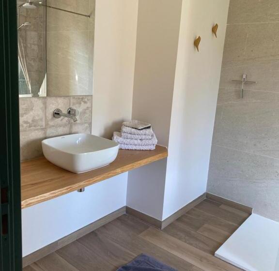 Номер Стандарт Трехместный, Maison D Hôtes La Devinière   Spa Accessible Toute L Année