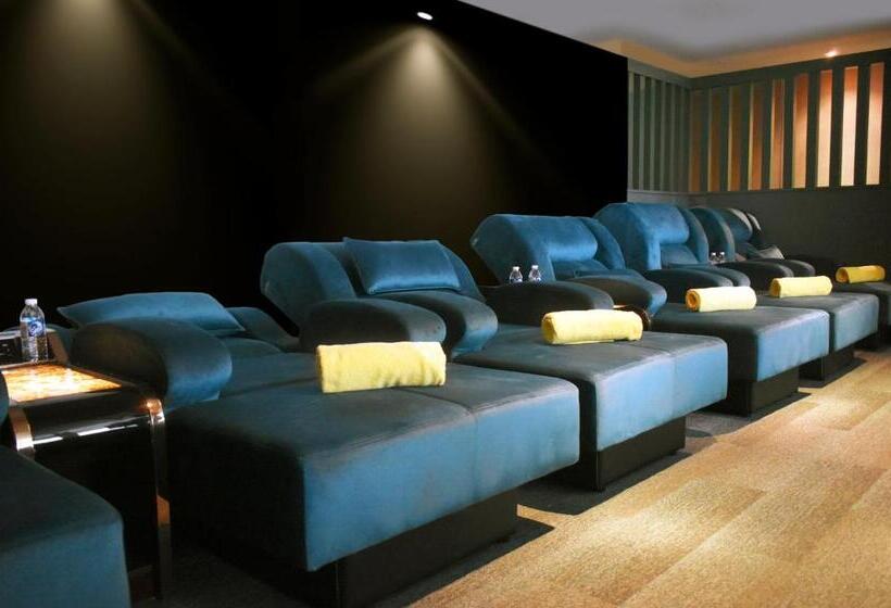 اتاق استاندارد با اتاق نشیمن, Pan Borneo Hotel Kota Kinabalu