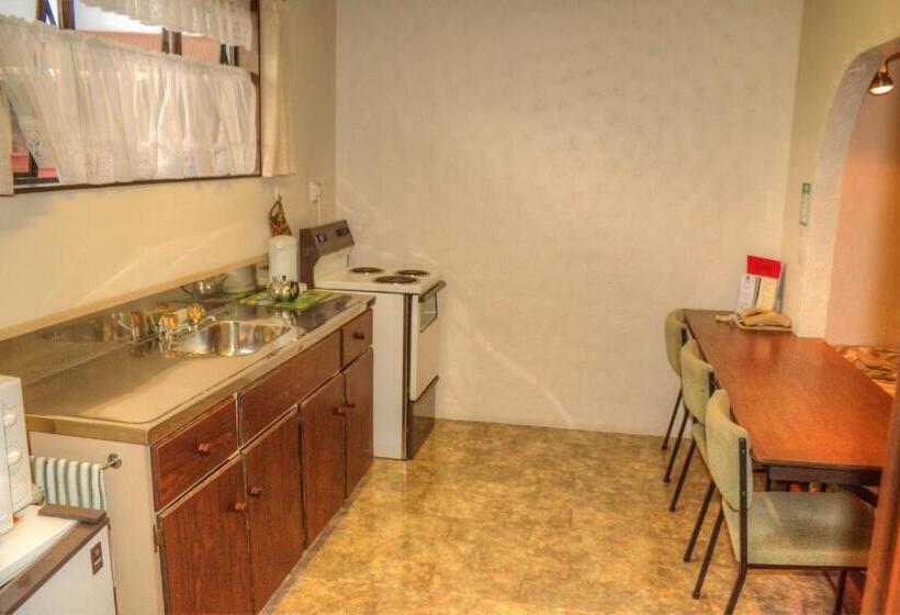 家庭公寓, Riverside Motel