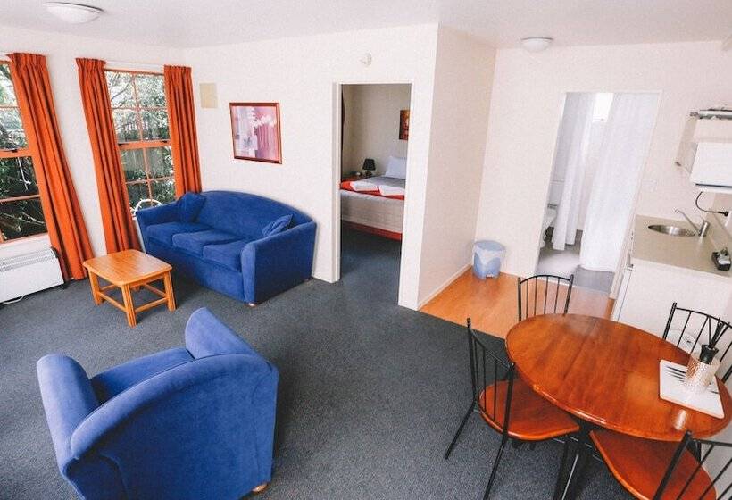 Люкс, Addington Stadium Motel