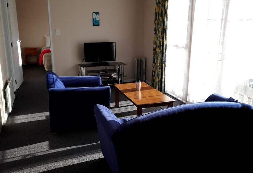 Люкс 2 Спальни, Addington Stadium Motel