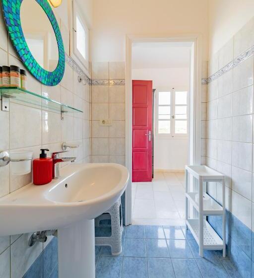 Family Suite, Antonina