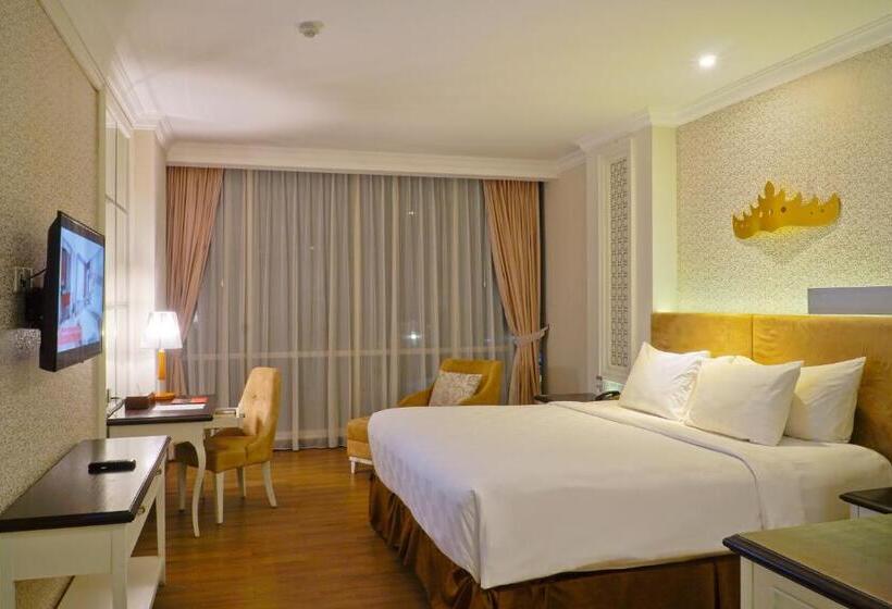 풀장 전망 디럭스 룸, Swiss Belhotel Lampung