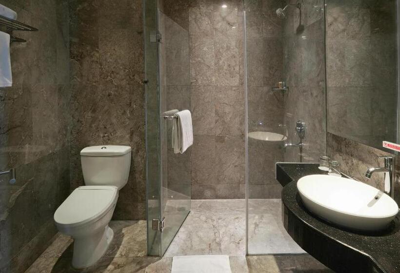 스탠다드 룸 킹사이즈 침대, Swiss Belhotel Lampung