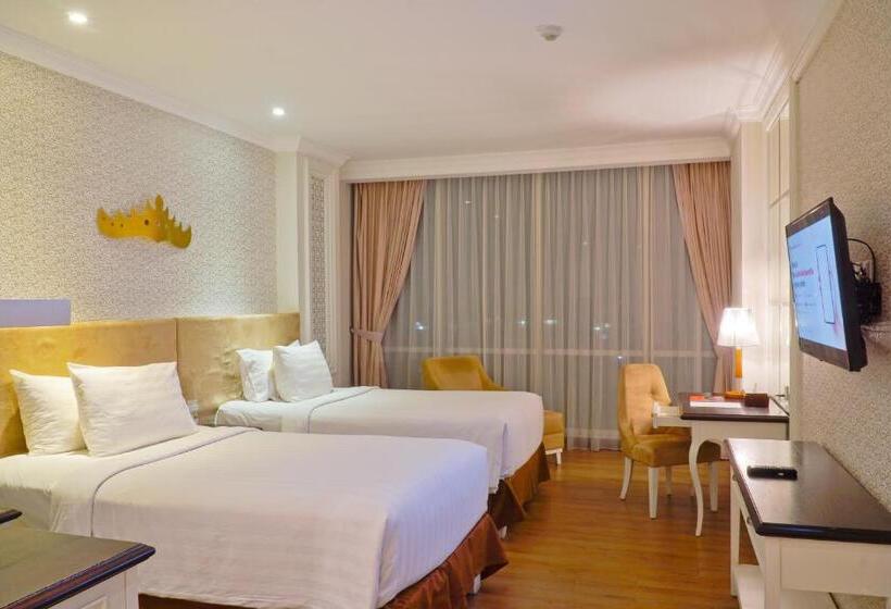 풀장 전망 디럭스 룸, Swiss Belhotel Lampung