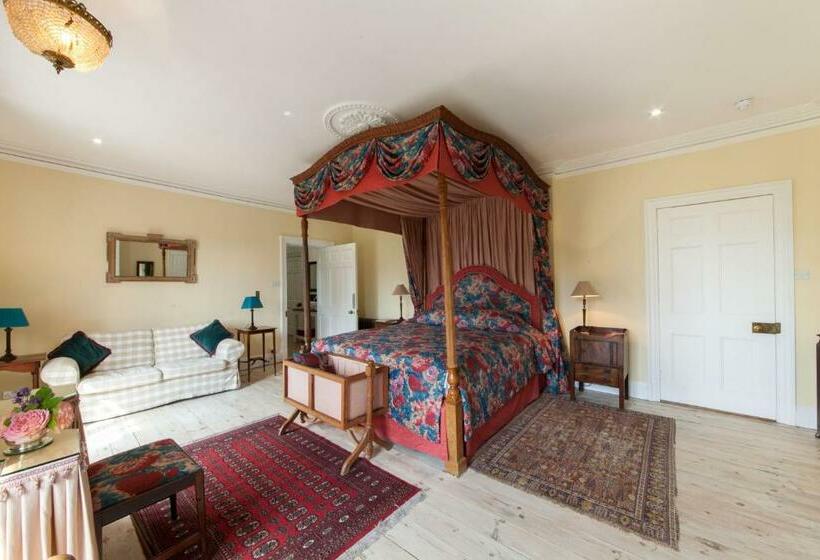 سوییت سوپریور, Prince Hill House