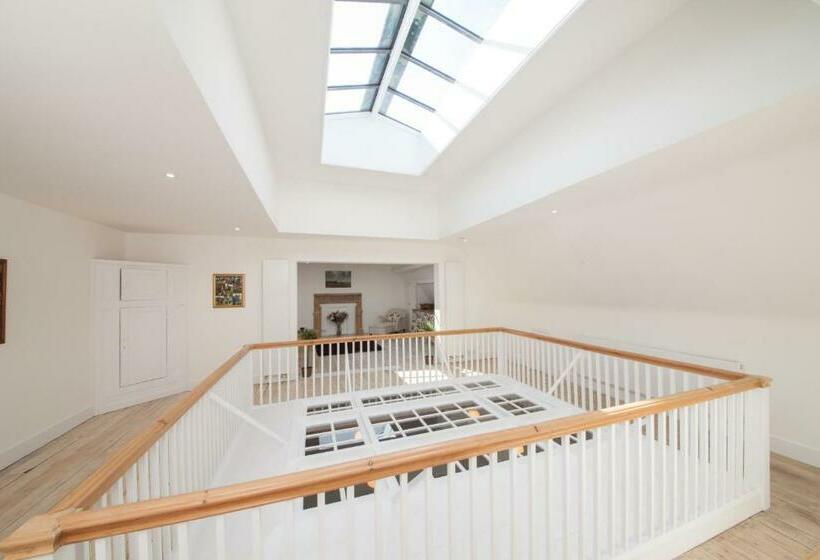 1 Bedroom Penthouse Apartment, Prince Hill House