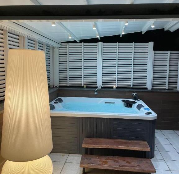 标准间带漩涡浴缸, Villa Minieri Resort & Spa