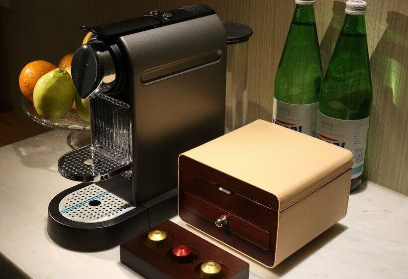 Президентский Люкс, Ln Hotel Five