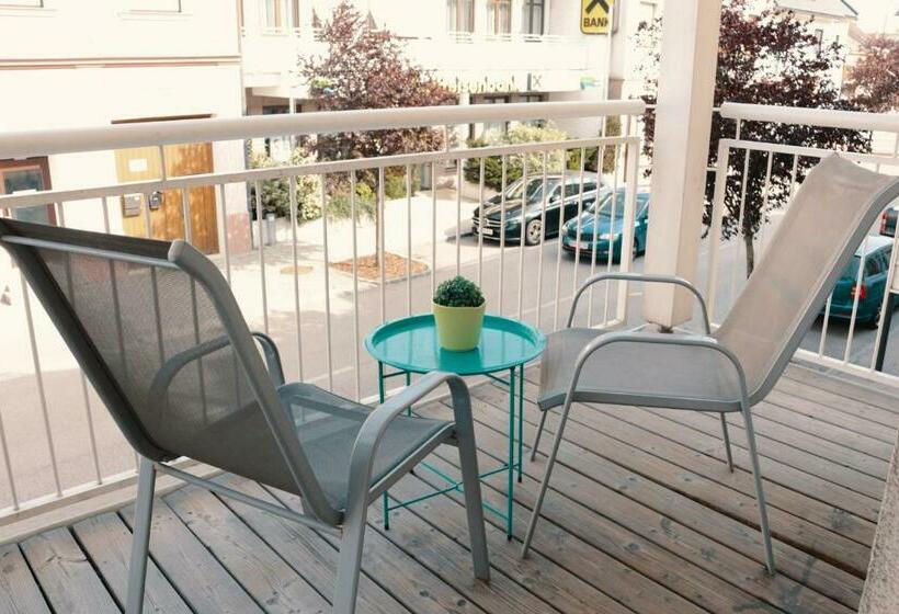 バルコニー付き１ベッドルームアパートメント, Vienna Airport Residences