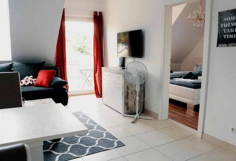 バルコニー付き１ベッドルームアパートメント, Vienna Airport Residences
