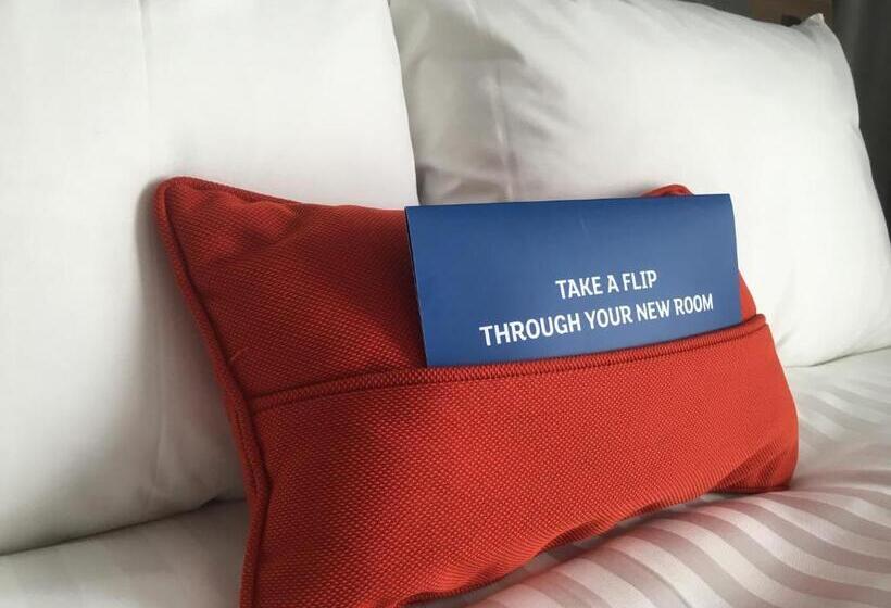 Номер Стандарт Адаптированный для Инвалидов, Holiday Inn Express St. Albans   M25, Jct.22