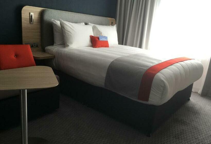 Номер Стандарт, Holiday Inn Express St. Albans   M25, Jct.22