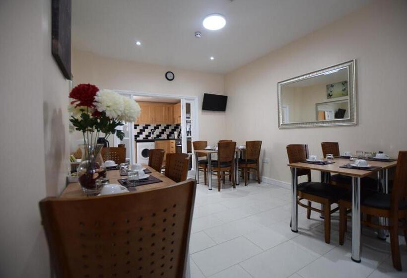 Номер Стандарт Трехместный, Woodlands Lodge Ilford