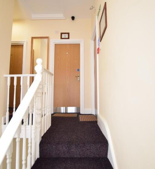 Четырехместный Номер Стандарт, Woodlands Lodge Ilford