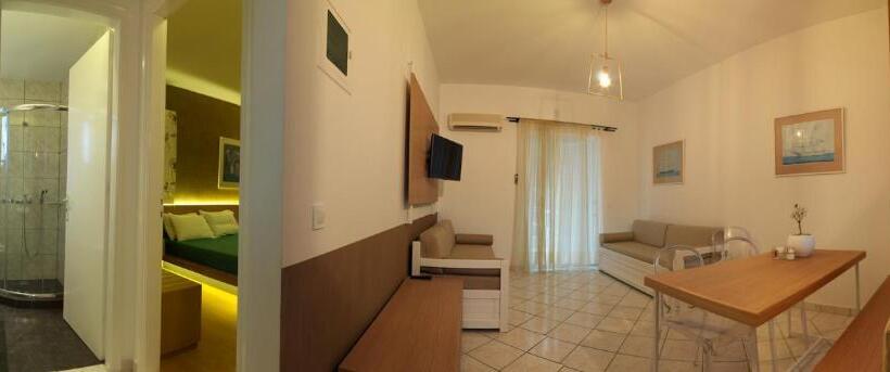 جناح مطلّ علي البحر, Epavlis Beach Resort