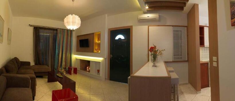 جناح, Epavlis Beach Resort
