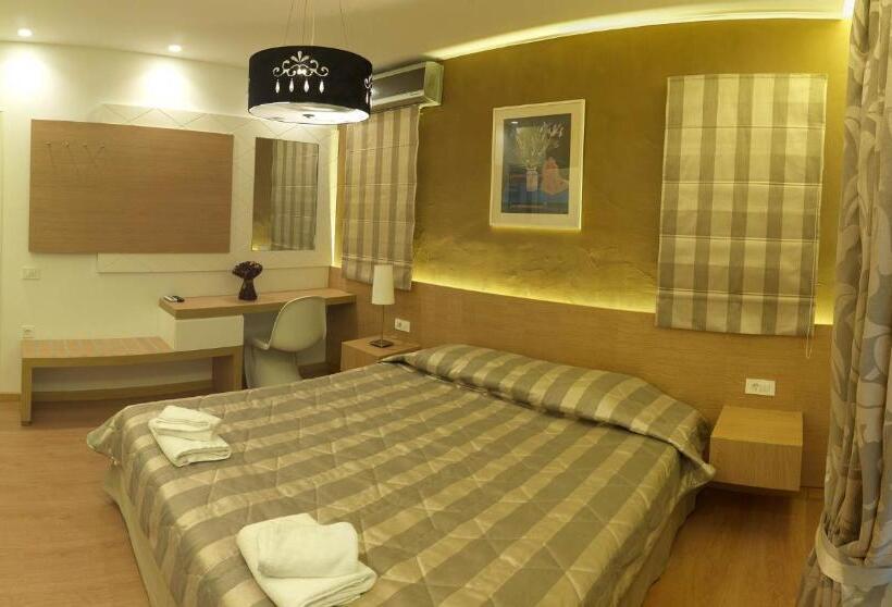 جناح, Epavlis Beach Resort