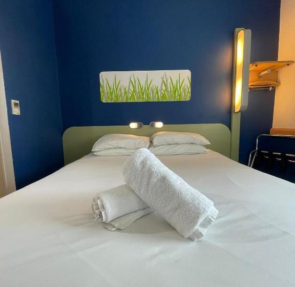 클래식 룸 더블 침대, Ibis Budget Belfast City Centre