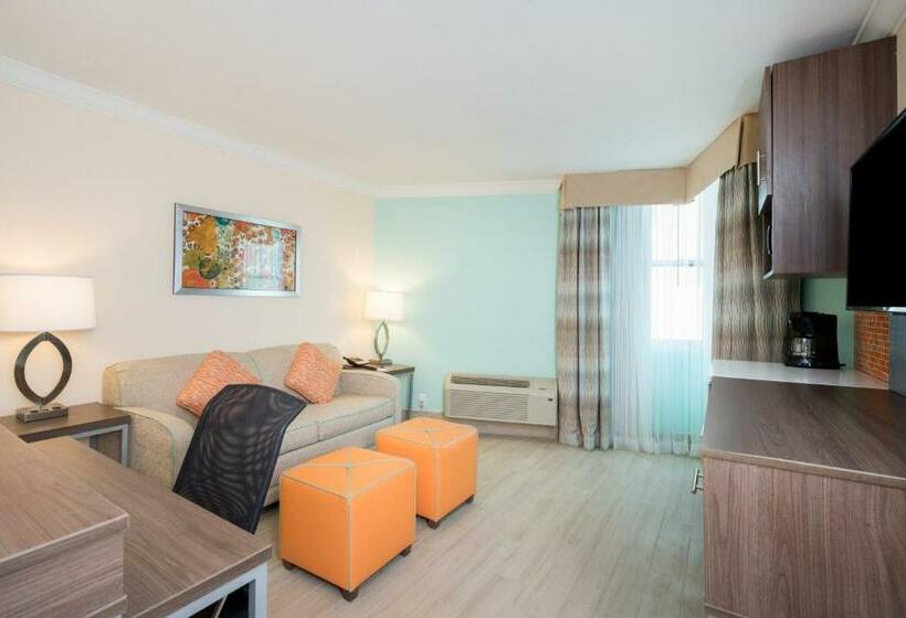 سوییت, Holiday Inn Express & Suites Nassau, An Ihg