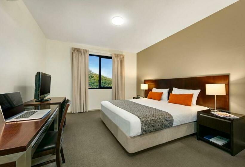 Студия Стандарт, Quest Moorabbin