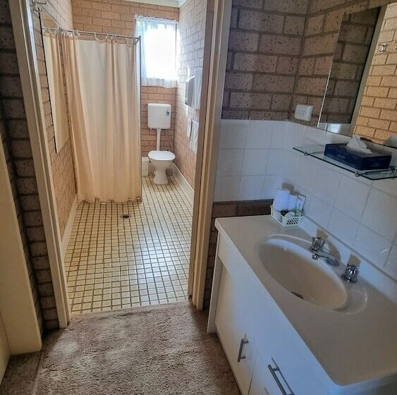 Люкс Семейный 2 Спальни, Lone Pine Motel