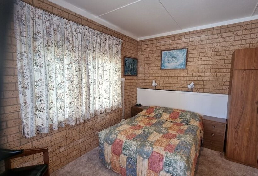Family Suite, Lone Pine Motel