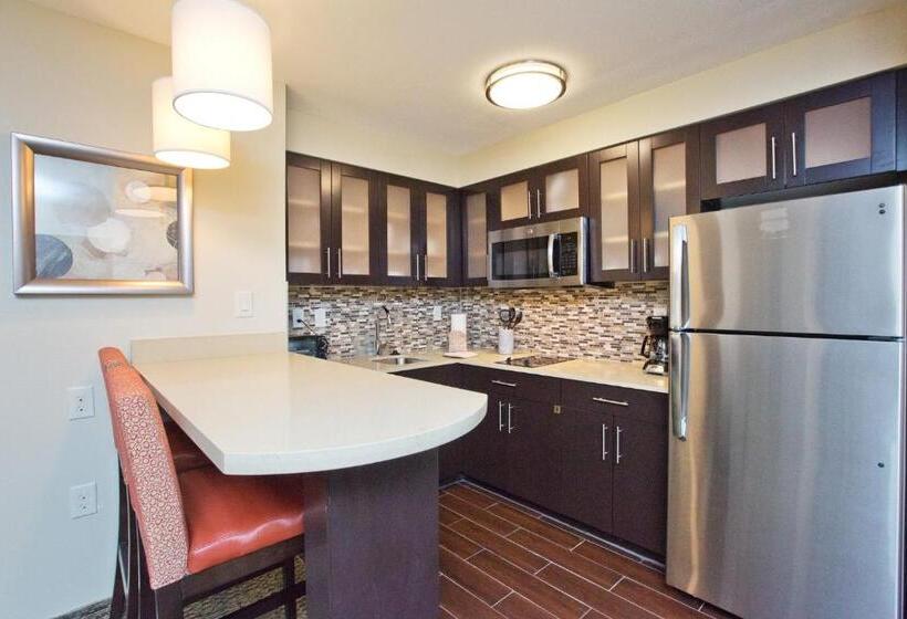 Люкс Кровать Кинг, Staybridge Suites Austin South Interstate Hwy 35, An Ihg