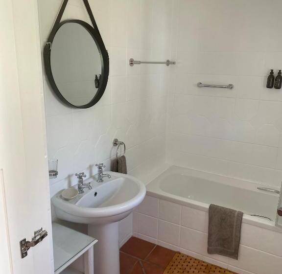 Номер Стандарт Индивидуальный, Whispering Oaks Guest House