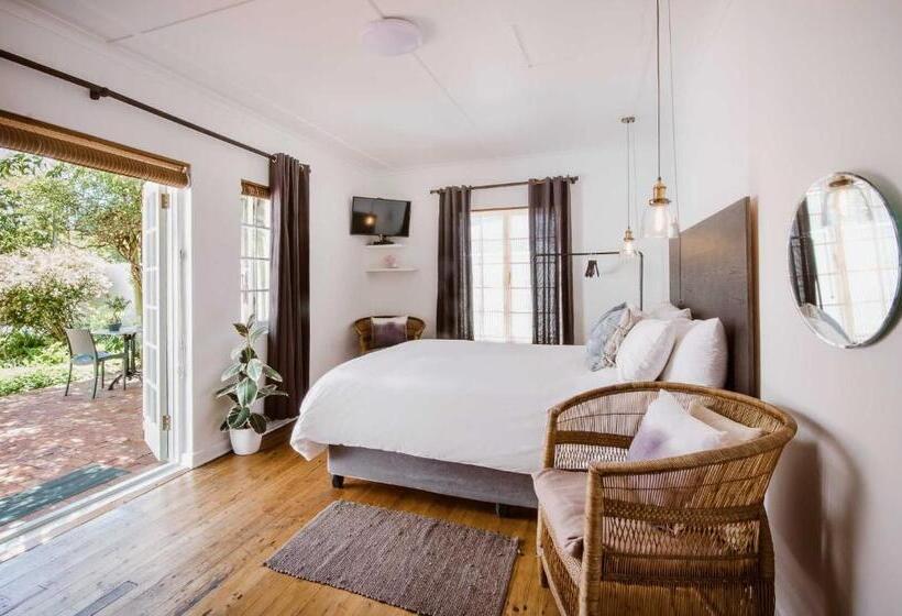 Номер Стандарт, Whispering Oaks Guest House