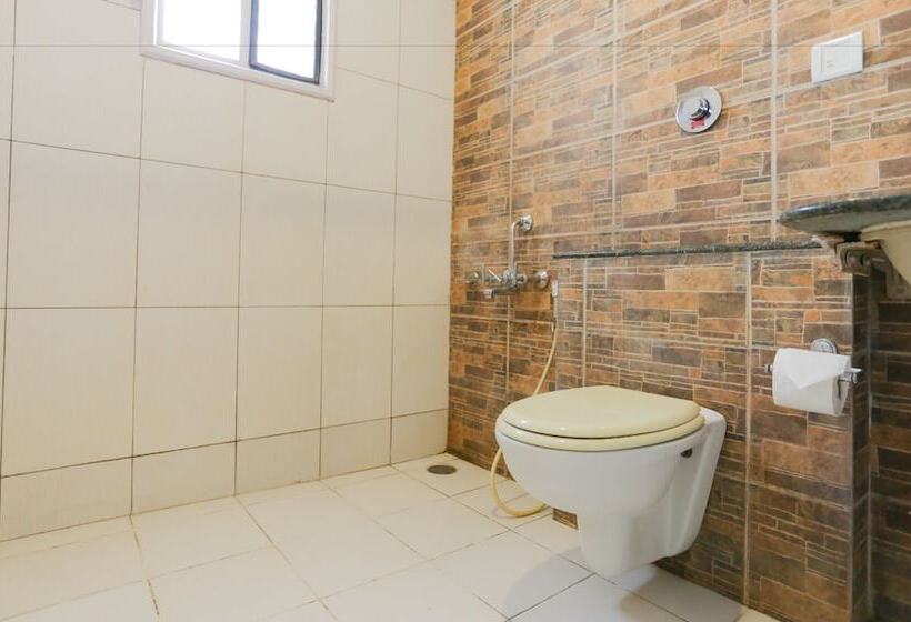 Номер Deluxe, Treebo Trip Cynosure Suites
