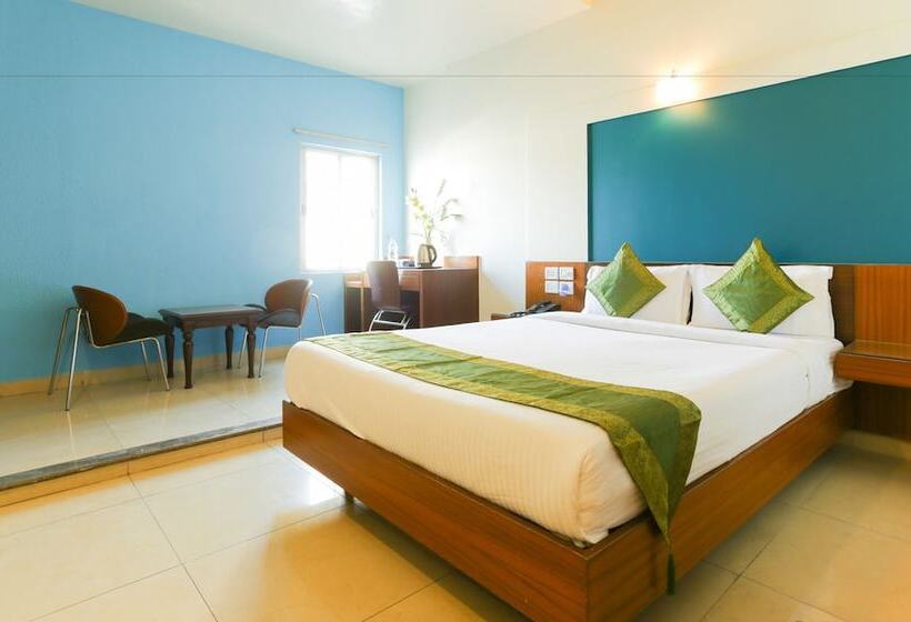 Номер Deluxe, Treebo Trip Cynosure Suites
