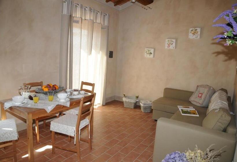 带泳池景观及2个卧室的公寓, Podere Calledro
